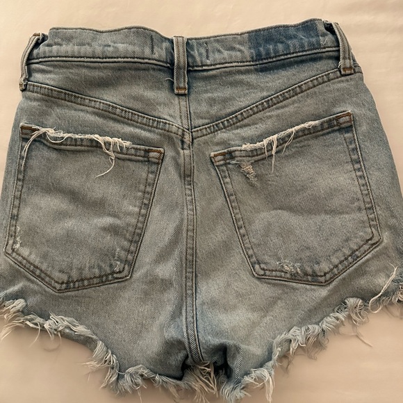 Abercrombie Curve Love High Rise Mom Shorts - Picture 3 of 3